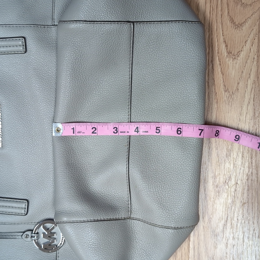 Michael Kors Ashbury Large Grab Leather Bag - Picture 13 of 14